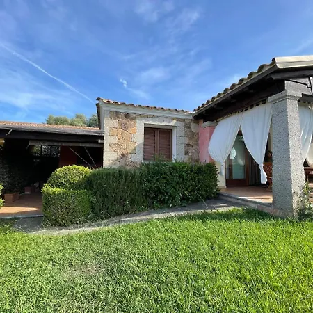 Elena Piscina Privata * Танаунелла